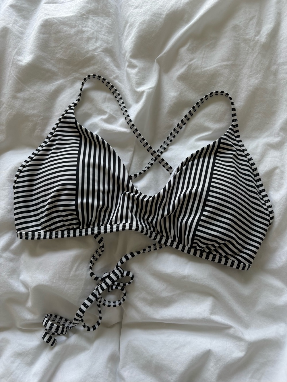 La Vi En Rose Black & White Striped Bikini Top